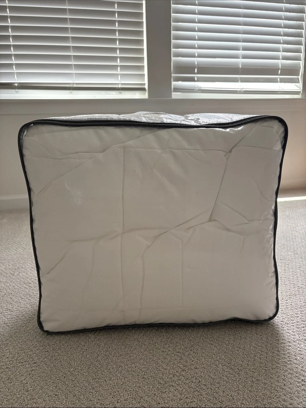 NEW! Threshold Down Alternative Comforter - White